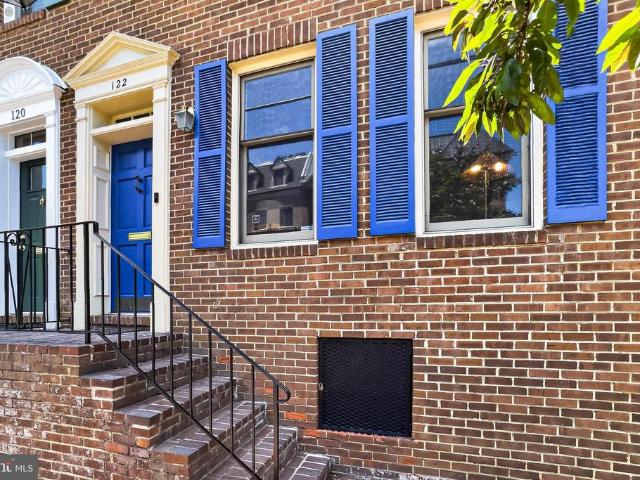 122 N West Street