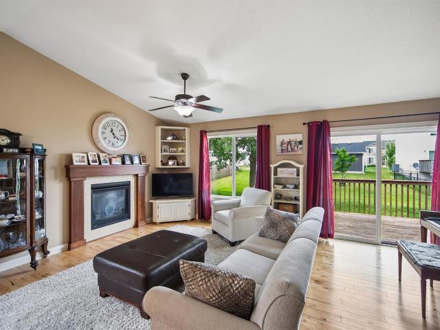 122 SE Sugarberry Lane