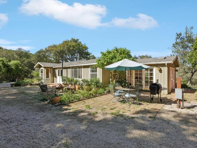 122 Strawberry Rd, Watsonville, CA 95076 | MLS #ML82035