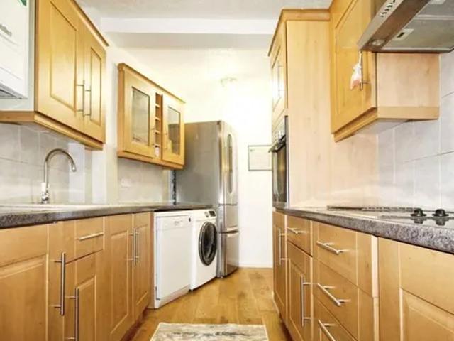 122 Rushden Gardens, London, IG5 0BN, United Kingdom | 4 bed duplex for rent #139265264 | Rentberry