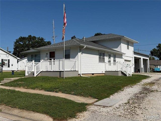 122 W Elm St, Palmyra, MO 63461
