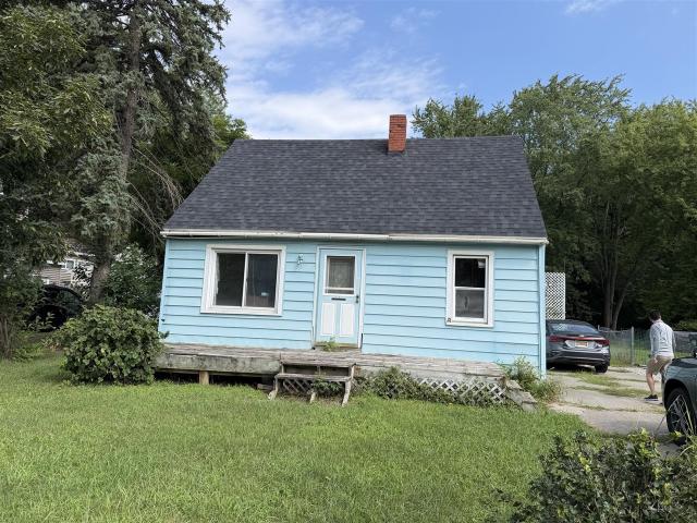 122 W Fairfield Avenue
