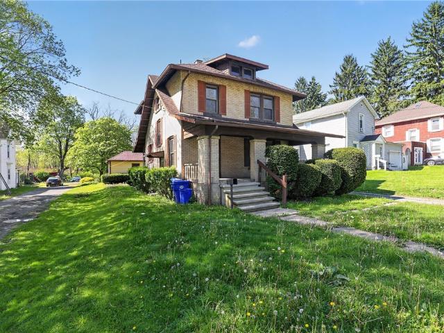 122 W Main St