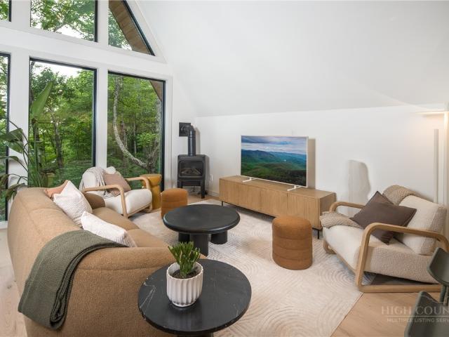 122 Wintergreen Way