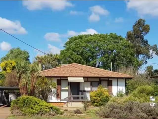 122 Yaruga Street, DUBBO House for rent Listed by Chris Barbe.