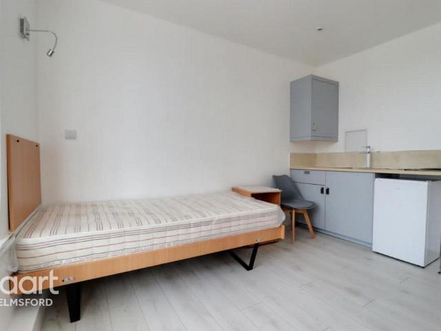 122A Springfield Road, Chelmsford Studio to rent £825 pcm £190 pw