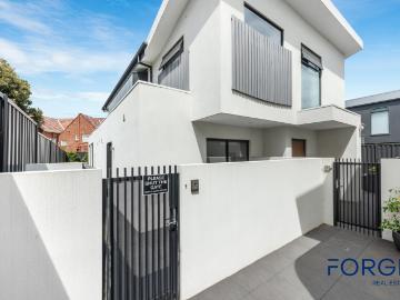 1/22B Carr Street, Brighton East VIC 3187 Townhouse For Rent | Domain