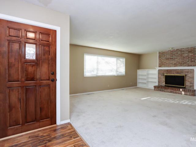 1235 Moore Way
