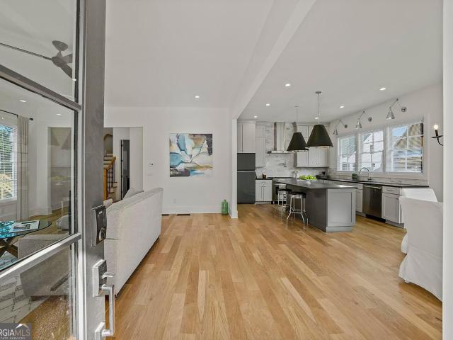1235 Hayes Square