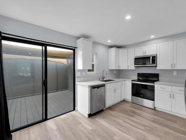 1235 River Glen Row 83