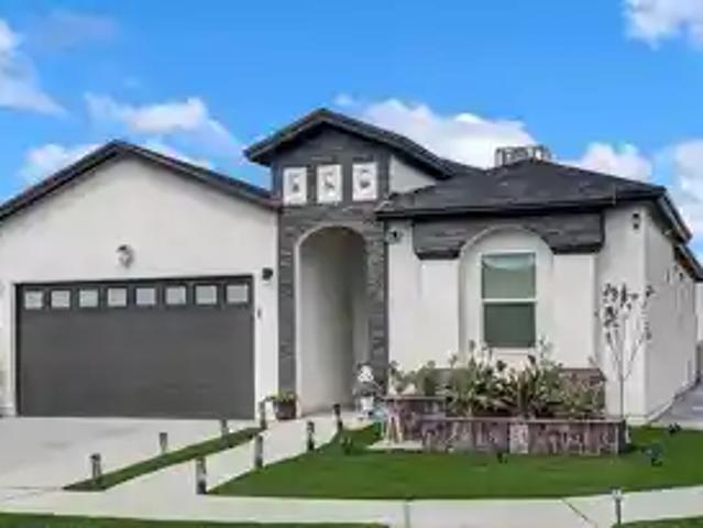 12365 Desert Wolf Ave, 3 beds, 2 full baths