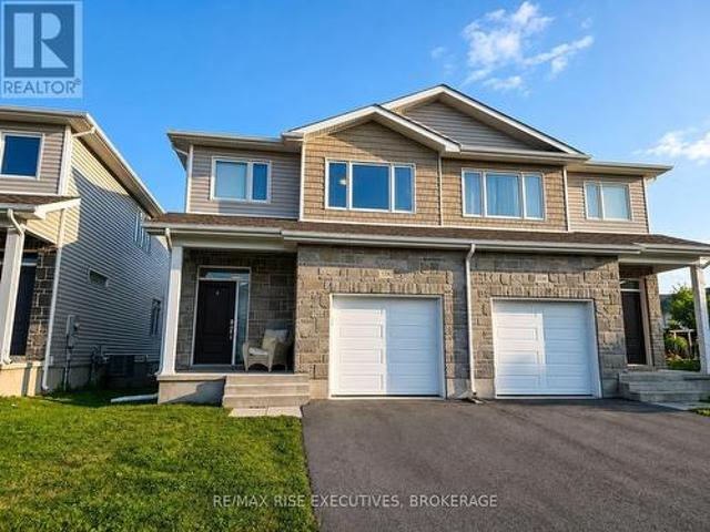 1236 Max Crescent, Kingston City Northwest, ON, K7P 0P3 house for lease | Listing ID X13533 | Royal LePage