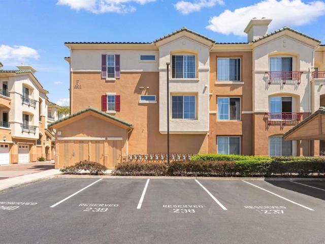 12372 Carmel Country 206