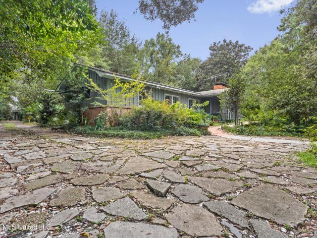 1238 Iberville Drive
