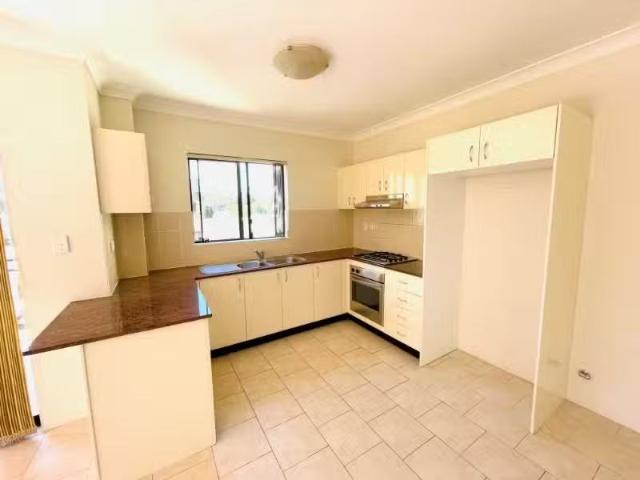 12/39 41 West Street, HURSTVILLE Apartment for rent Listed by.