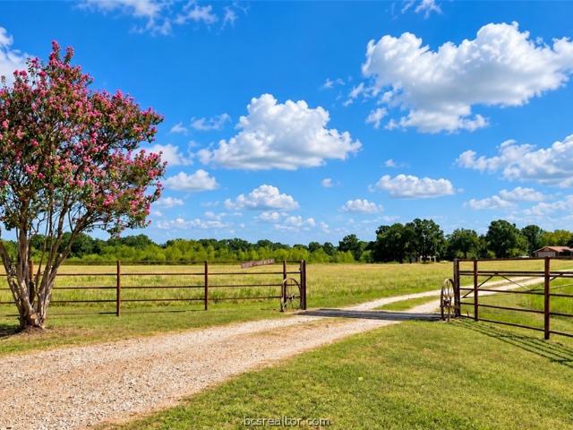 12300 Willow Creek Rd +/ 13 acres