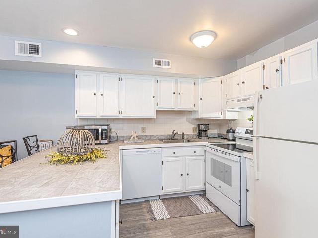 12300 Jamaica Avenue # 105