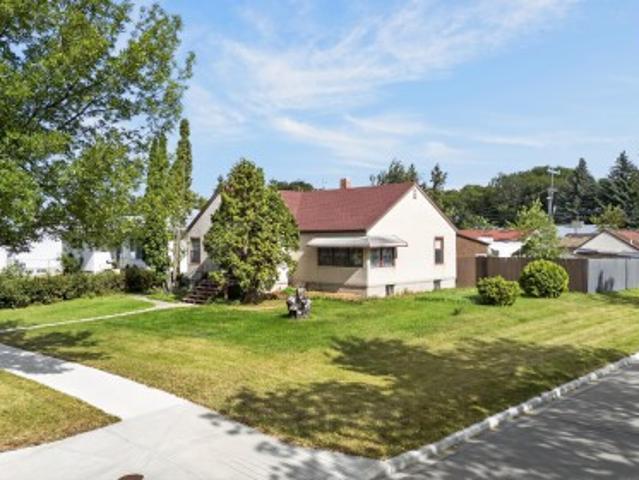 1230 Street Nw, Edmonton, AB, T5B 2P5 house for sale | Listing ID E4508 | Royal LePage