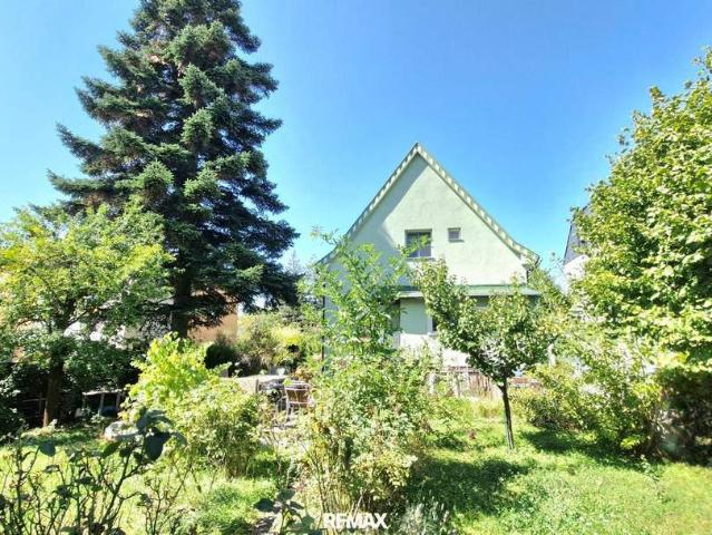 1230 Wien, Einfamilienhaus mit Terrasse, Garage & Potenzial!