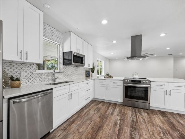 1231 Lavaca