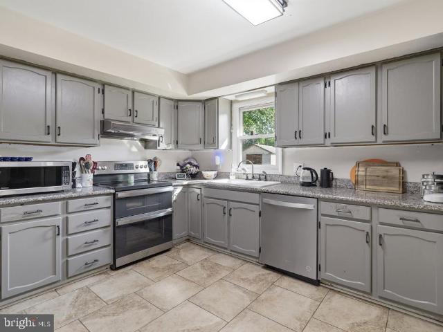 12321 Walnut Point W