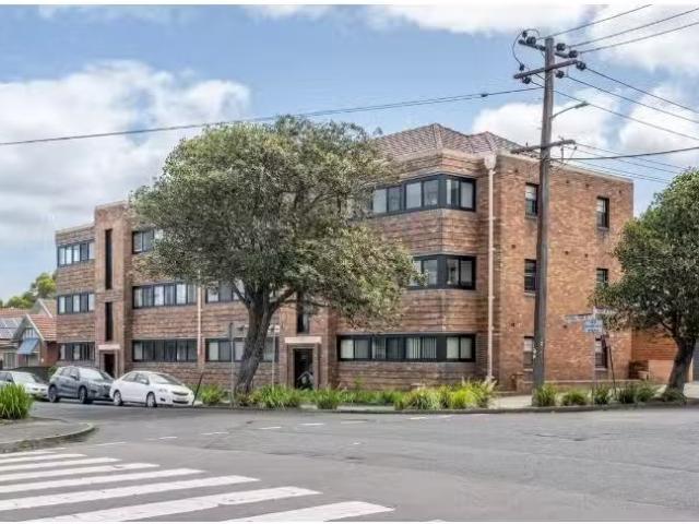 12/32 National Park Street, Hamilton East Apartment for rent.