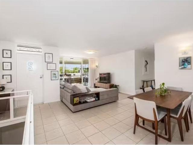 1/232 Cavendish Road, Coorparoo Apartment for rent Listed by.