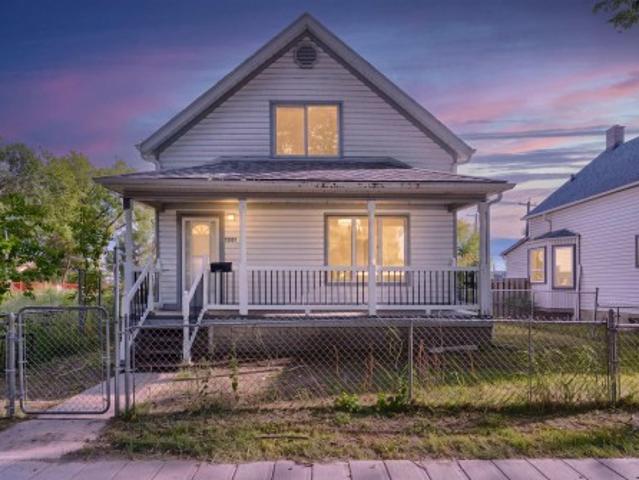 12337 Avenue Nw, Edmonton, AB, T5L 3G6 house for sale | Listing ID E4504 | Royal LePage