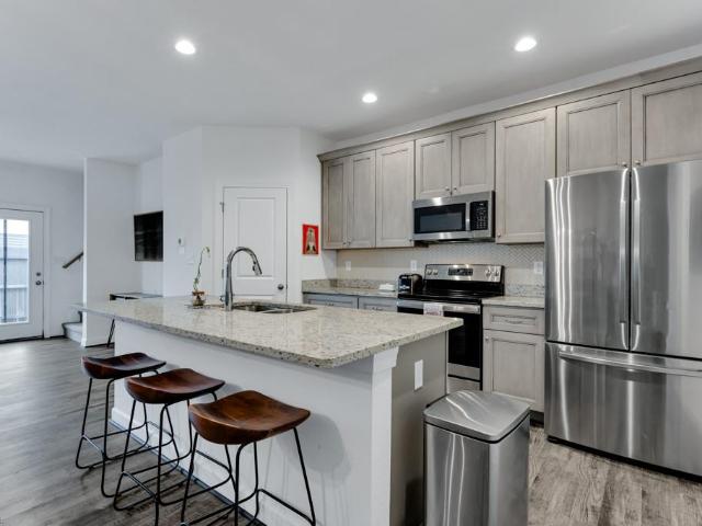 1233 Parkley DR