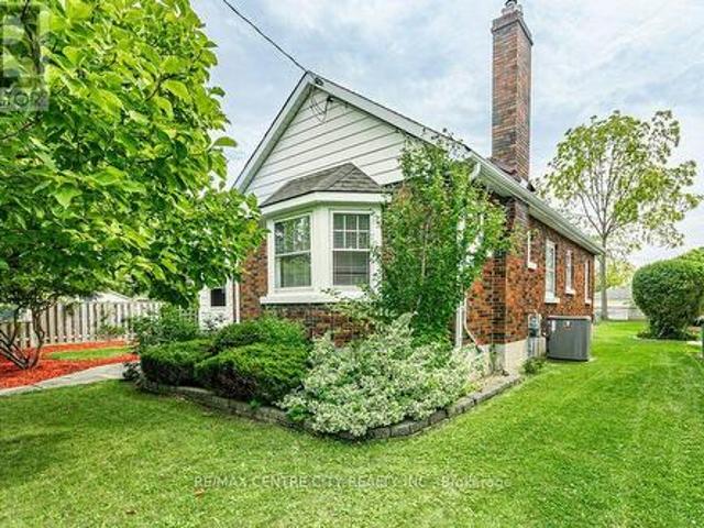 123 1/2 Myrtle Street, St. Thomas, ON, N5R 2G2 house for sale | Listing ID X13790 | Royal LePage
