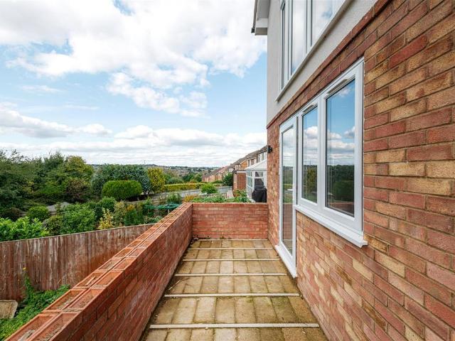 123 Carver Hill Road, High Wycombe HP11 1 bed flat to rent £1,450 pcm £335 pw