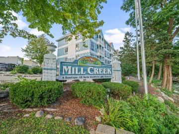 123 Center St, Unit 212
