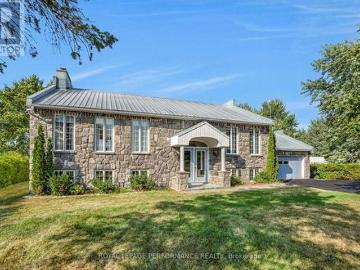 123 Ch Du Domaine Road, Alfred And Plantagenet, ON, K0B 1J0 house for sale | Listing ID X12954 | Royal LePage