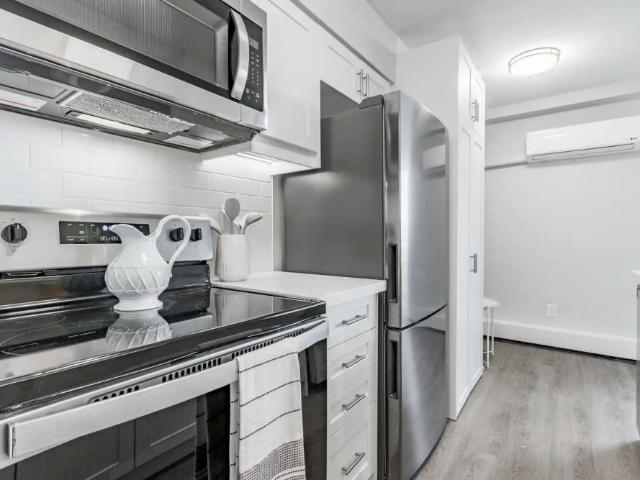 123 Charlton Avenue East — 1 Bedroom