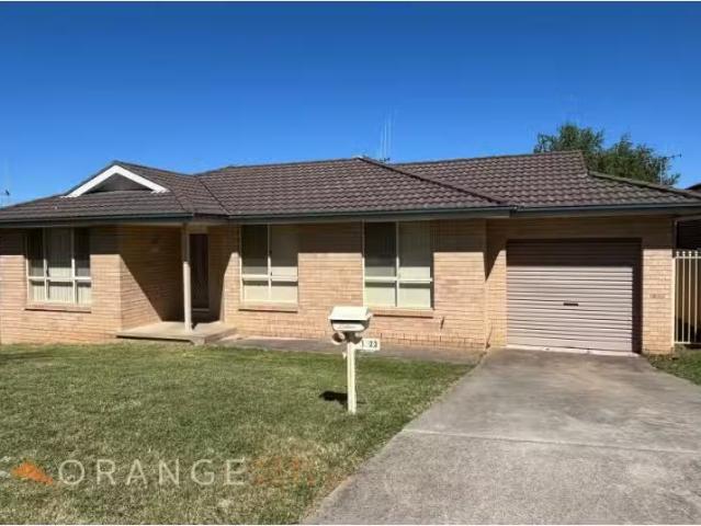1/23 Bert Whiteley Place, Orange House for rent Listed by Kat.