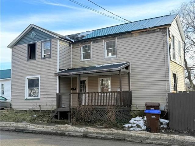 123 Brook St