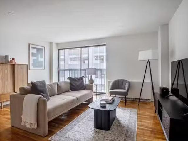123 E 54th St, Midtown East 1 Bedroom 1 Bath