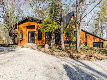 123 Empire Lane