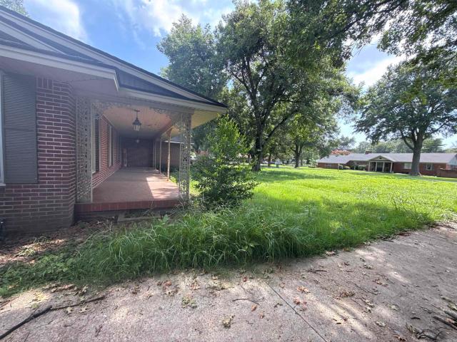 123 East Drive