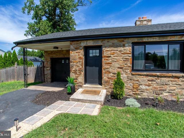 123 Holly Road