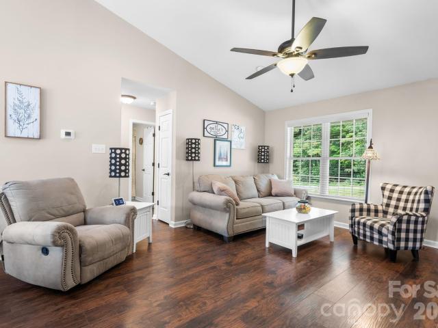 123 Idlebrook Road