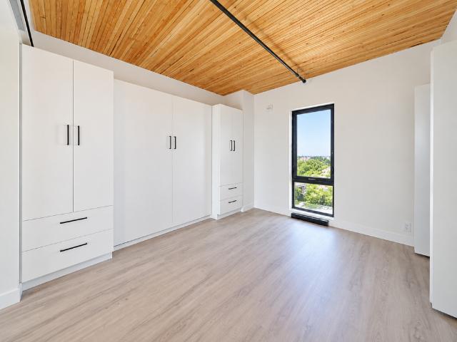 123 James Ave 2Bed 1Bath