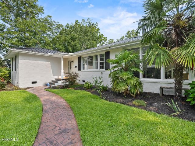 123 Laurel Drive
