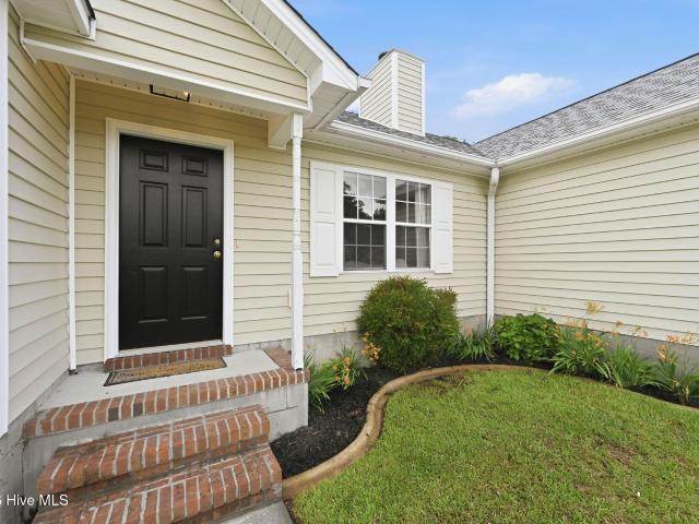 123 Lawndale Lane