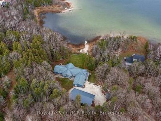 123 Lakeview Road, Grey Highlands, ON, N0C 1M0 Luxury House for sale | Listing ID X12608 | Royal LePage Carriage Trade Luxury Properties