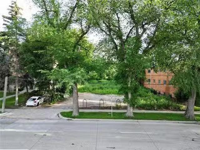 123 Mayfair Avenue, Winnipeg, MB, R3L 0A1 vacant land for sa.