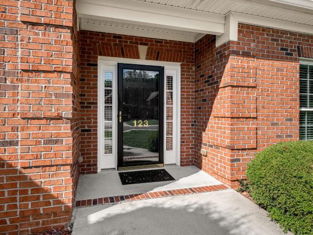 123 magnolia glen circle