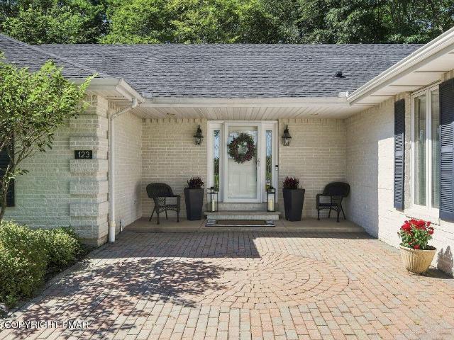 123 Meadow Road