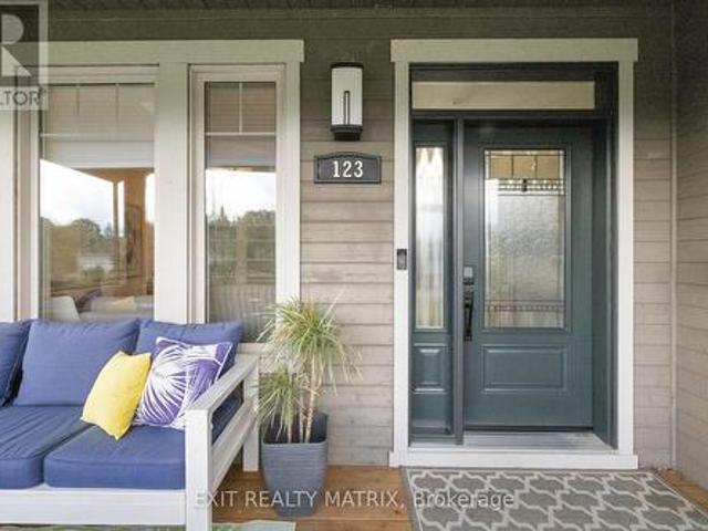 123 Muirfield Court, Mississippi Mills, ON, K0A 2X0 house for sale | Listing ID X13881 | Royal LePage