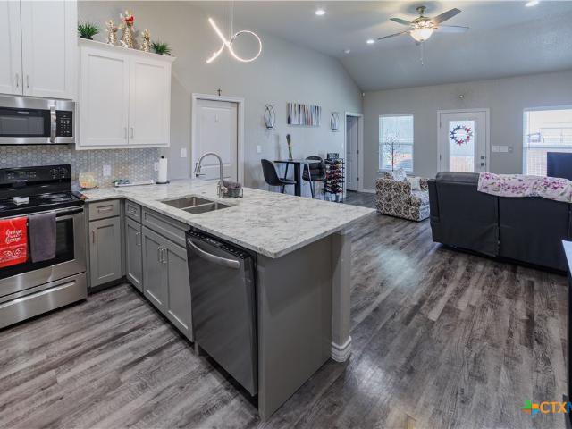 123 Navarro Crossing 12A